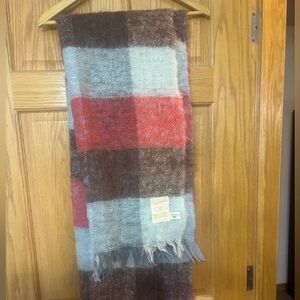 PURE MOHAIR THROW scarf